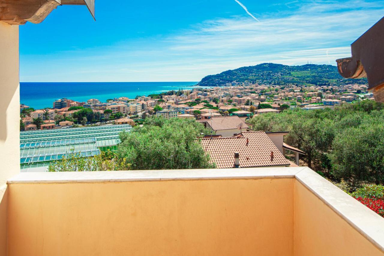 Appartamenti Villa Il Poggiolo Diano Marina Dış mekan fotoğraf