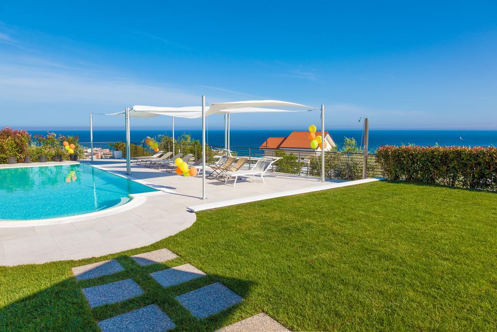 Appartamenti Villa Il Poggiolo Diano Marina Dış mekan fotoğraf