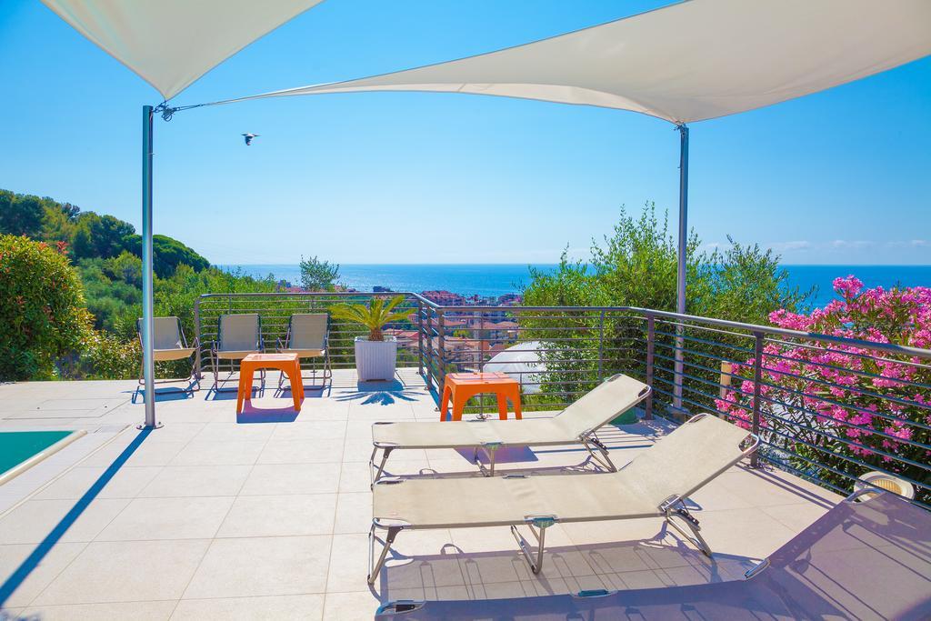 Appartamenti Villa Il Poggiolo Diano Marina Dış mekan fotoğraf